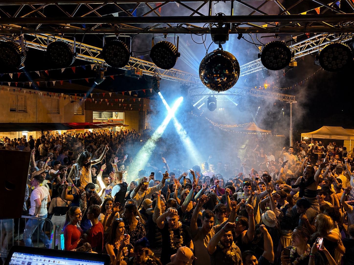 Bal populaire animé par Sono Star Night DJ sono mobile Isère Savoie Ain