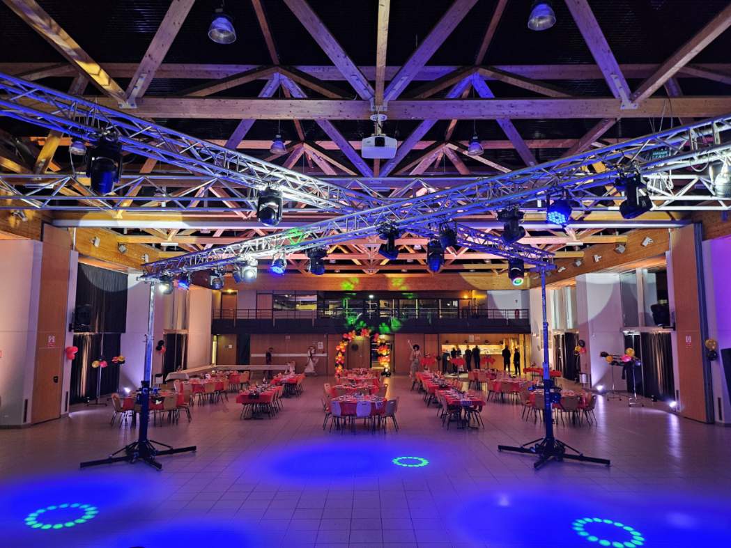 Salle des fêtes équipée par Sono Star Night