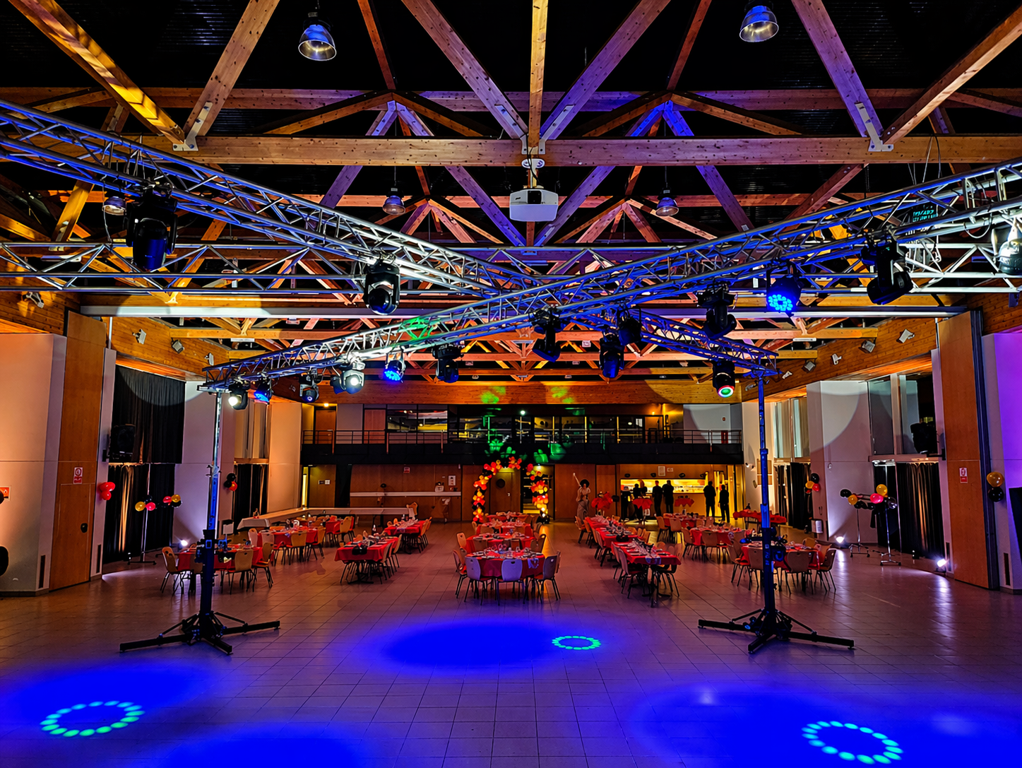 Salle des fêtes équipée par Sono Star Night pour un mariage ou anniversaire en Isère